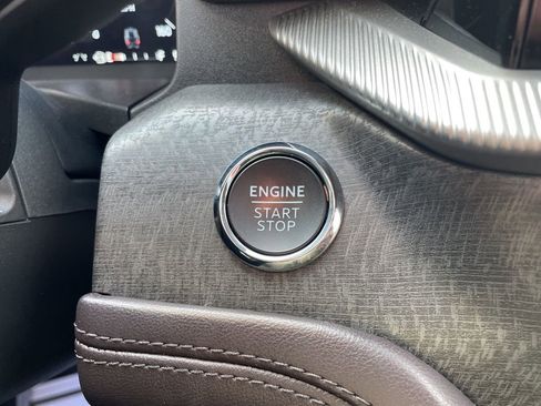 Used 2025 Ford Explorer Platinum w/ Ultimate Package image 25