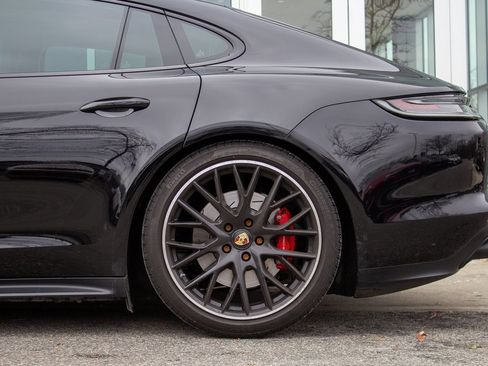 Used 2023 Porsche Panamera GTS w/ Premium Package image 7