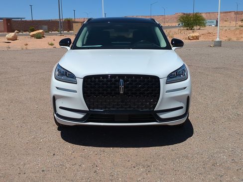 Used 2023 Lincoln Corsair Reserve w/ Equipment Group 202A FWD image 9
