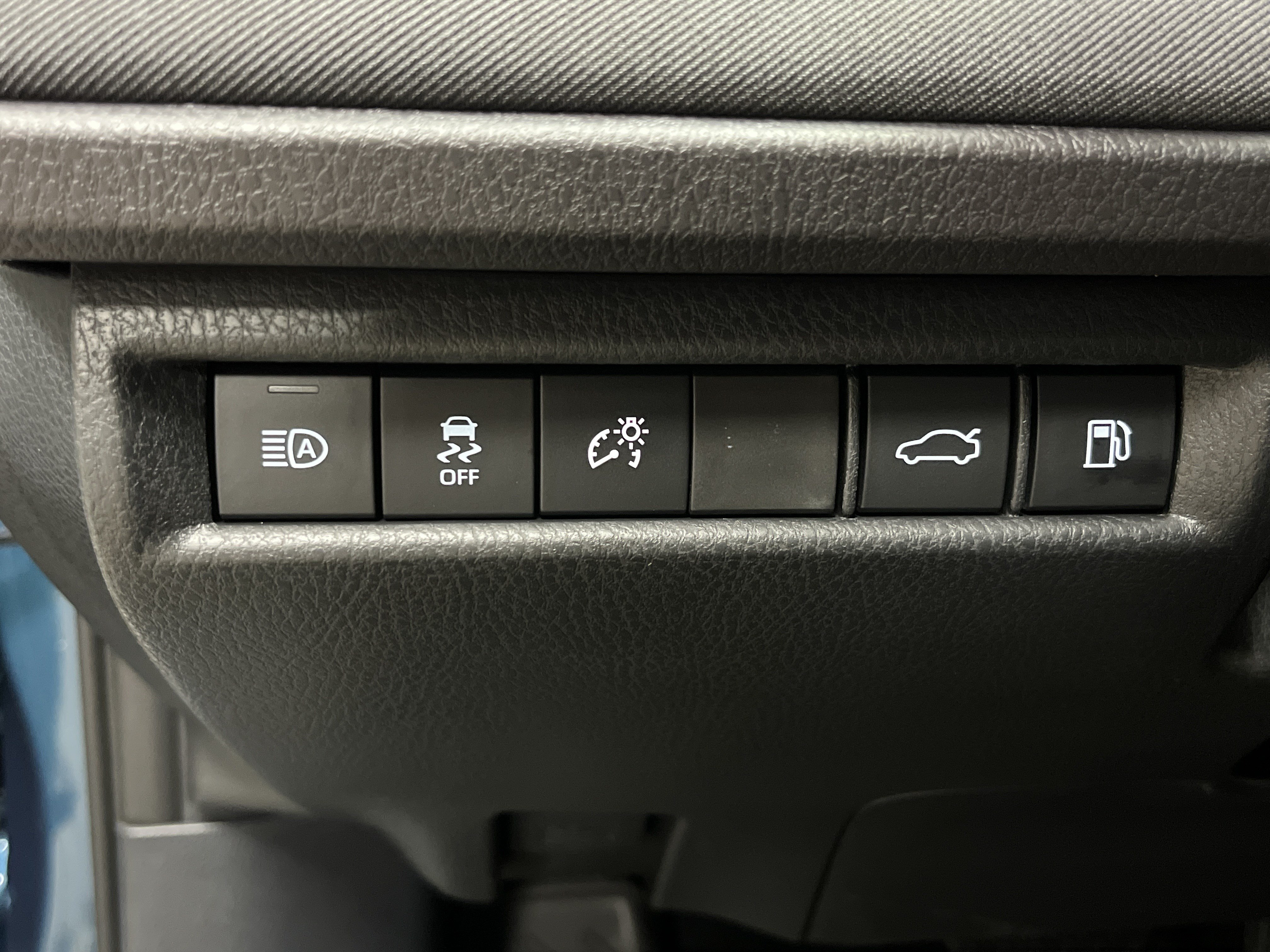 Used 2026 Toyota Camry LE FWD image 34