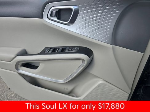 Used 2024 Kia Soul LX w/ Option Group 015 image 34