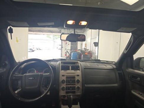 Used 2009 Ford Escape XLT AWD/4WD image 21