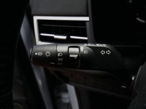 Used 2025 Mitsubishi Outlander SE AWD/4WD image 19