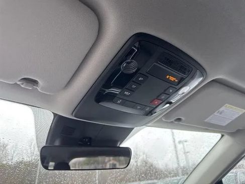 New 2026 Kia Carnival FWD image 12