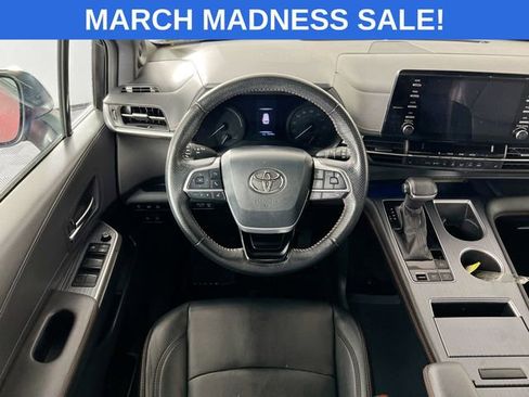 Used 2021 Toyota Sienna XSE w/ XSE Plus Package image 20