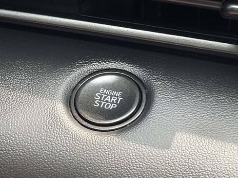Certified 2025 Hyundai Elantra Sport FWD image 18