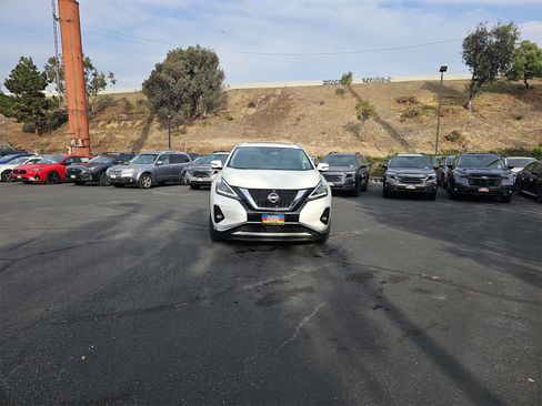 Used 2021 Nissan Murano Platinum w/ Cargo Package image 2