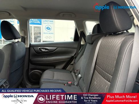 Used 2018 Nissan Rogue S AWD/4WD image 5