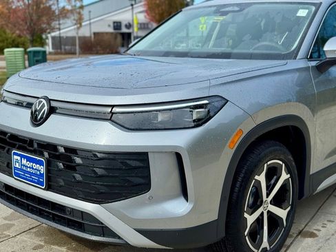 New 2025 Volkswagen Tiguan SE image 5