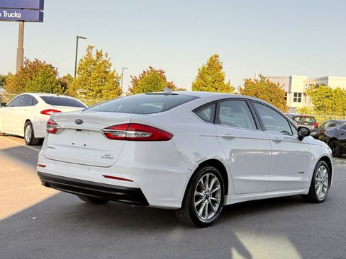 Used 2019 Ford Fusion SE FWD image 8