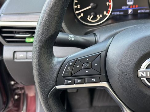 Used 2025 Nissan Altima 2.5 SV FWD image 24