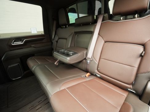 Used 2025 GMC Sierra 2500 Denali w/ Denali Reserve Package AWD/4WD image 28