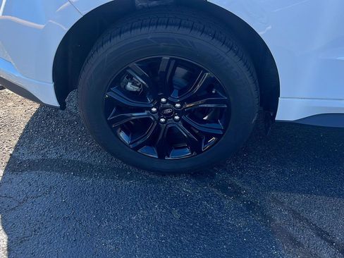 Used 2024 Ford Edge SE w/ Black Appearance Package AWD/4WD image 32