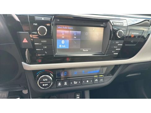 Used 2015 Toyota Corolla LE FWD image 15