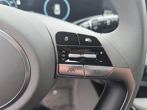 Used 2024 Hyundai Elantra SEL image 18