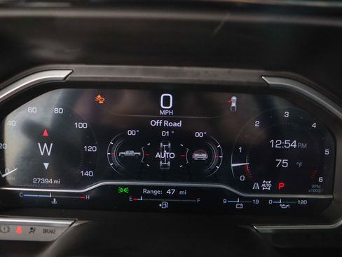 Used 2023 GMC Sierra 1500 AT4 w/ Technology Package AWD/4WD image 17