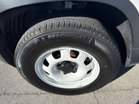 Used 2022 Land Rover Defender 90 image 10