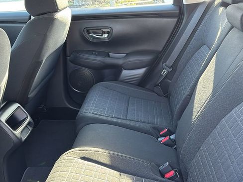 Certified 2025 Honda HR-V LX image 29