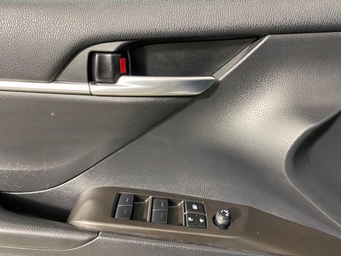 Used 2023 Toyota Camry SE w/ Cold Weather Package image 21