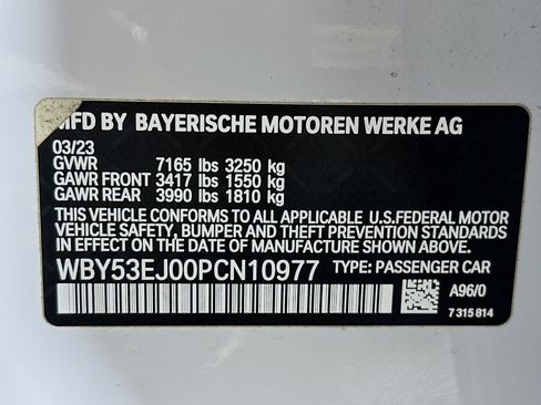 Used 2023 BMW i7 xDrive60 w/ Executive Package 2 AWD/4WD image 36