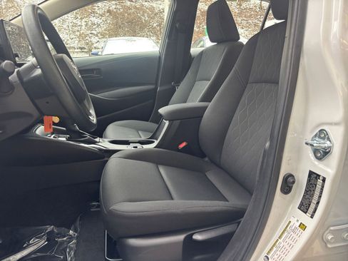 Used 2025 Toyota Corolla LE image 35