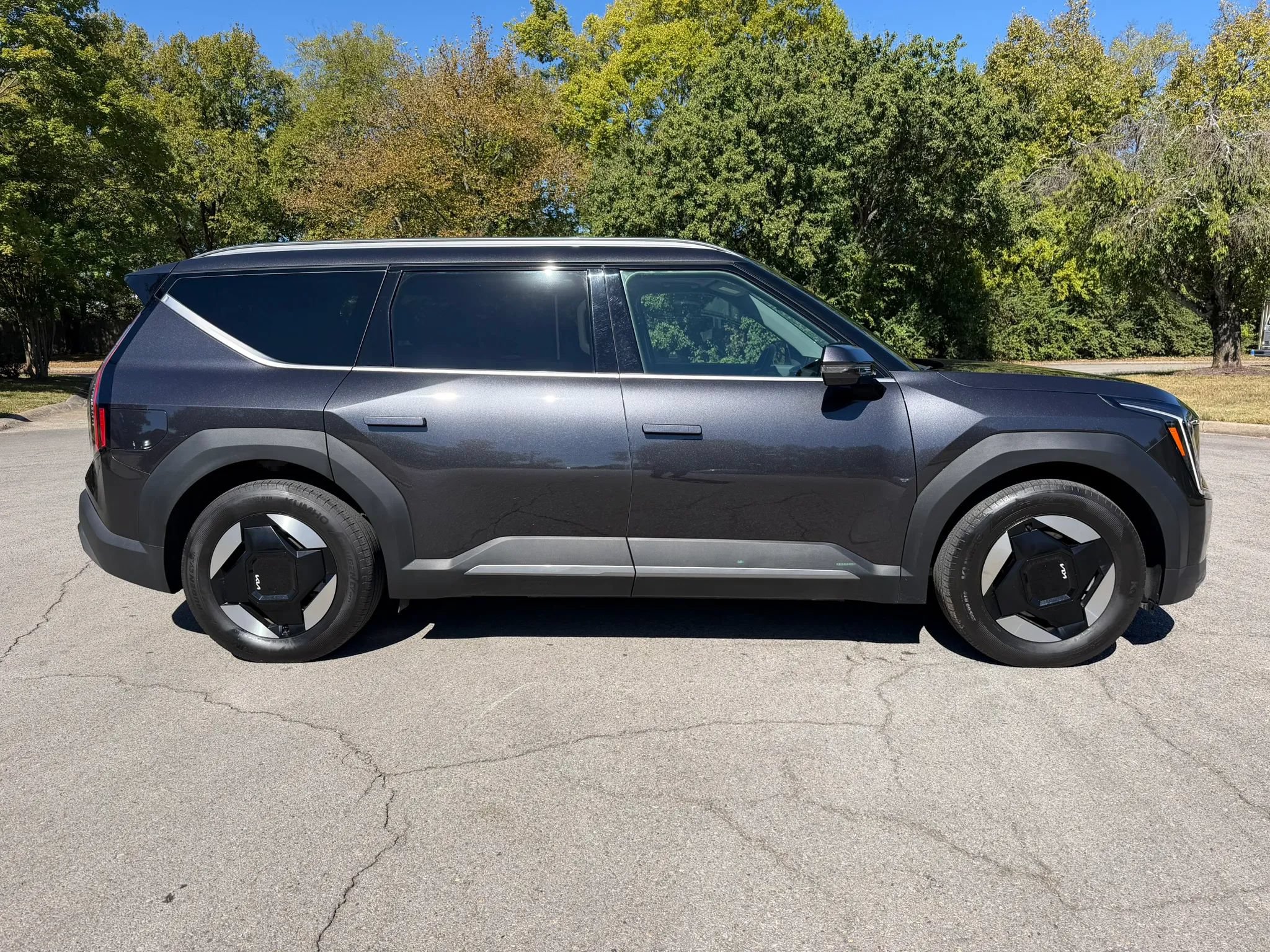 Used 2024 Kia EV9 Wind AWD/4WD image 4
