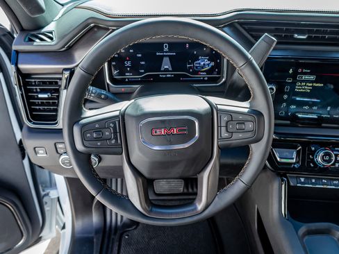 Used 2025 GMC Sierra 2500 AT4 w/ Technology Package image 17