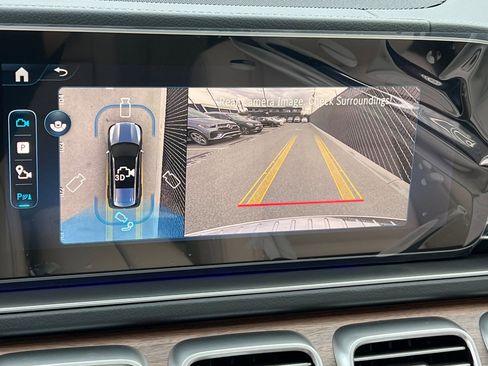 New 2026 Mercedes-Benz GLS 580 4MATIC image 25