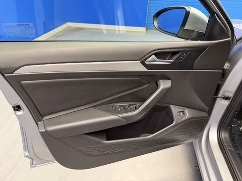 Used 2019 Volkswagen Jetta SE FWD image 9