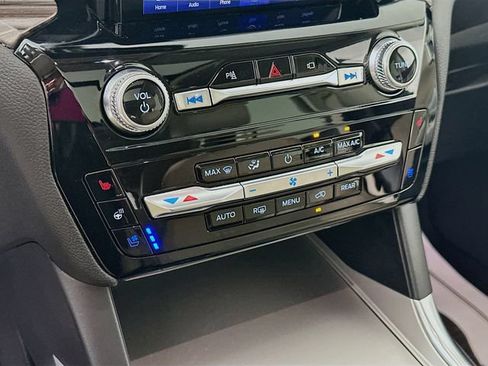 Certified 2023 Ford Explorer Limited w/ Limited Technology Package AWD/4WD image 22
