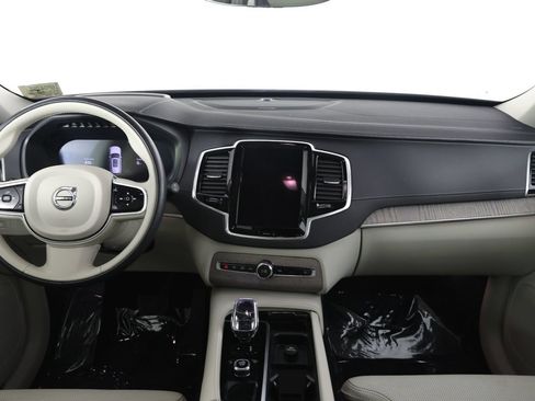 Used 2023 Volvo XC90 T8 Ultimate AWD/4WD image 7