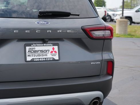 Used 2023 Ford Escape AWD image 11