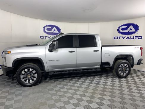 Used 2022 Chevrolet Silverado 2500 Custom w/ Custom Value Package image 6
