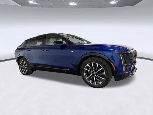 New 2026 Cadillac Lyriq Sport AWD/4WD image 7