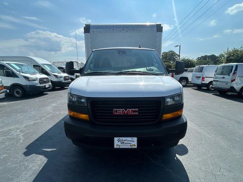Used 2021 GMC Savana 3500 Extended w/ Power Convenience Package RWD image 3