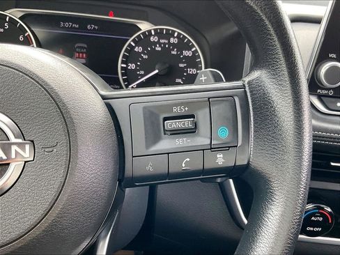 Used 2024 Nissan Rogue SV AWD/4WD image 23
