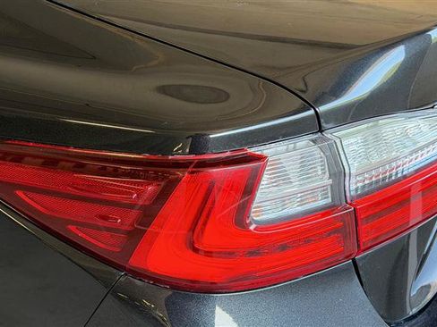 Used 2018 Lexus ES 350 w/ Navigation System Package FWD image 11