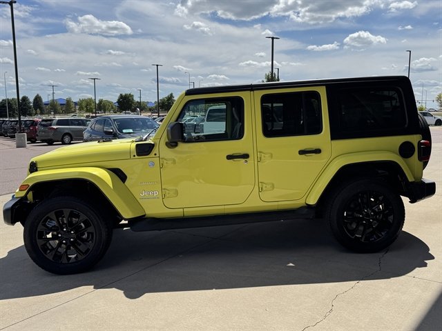 Used 2023 Jeep Wrangler Unlimited Sahara AWD/4WD image 5