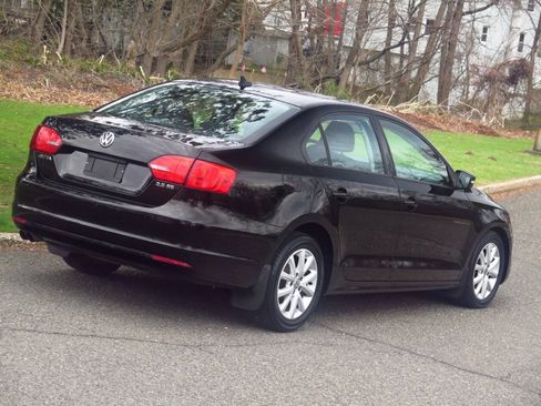Used 2012 Volkswagen Jetta SE FWD image 23