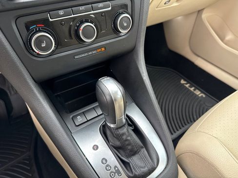 Used 2014 Volkswagen Jetta TDI image 16