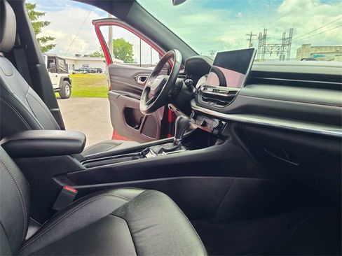 Used 2022 Jeep Compass Limited image 15