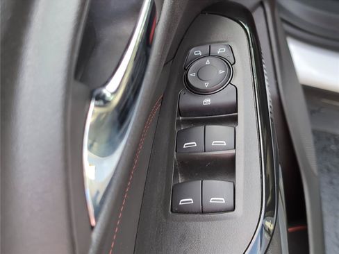 Used 2025 Chevrolet Trax RS w/ Sunroof Package FWD image 18