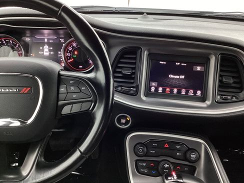 Used 2019 Dodge Challenger SXT RWD image 28