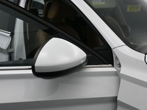 Used 2021 Volkswagen Jetta SE w/ SE Cold Weather Package FWD image 16