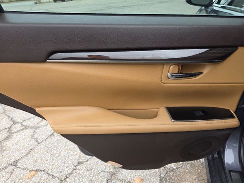 Used 2018 Lexus ES 350 w/ Premier Package image 24