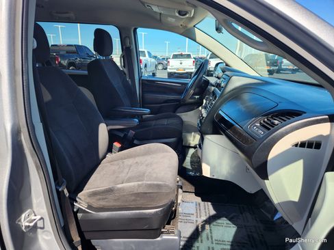 Used 2013 Dodge Grand Caravan SXT w/ Rear Park Assist Pkg image 39