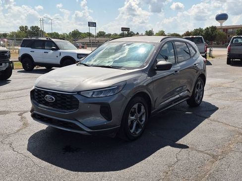 Used 2024 Ford Escape ST-Line w/ Tech Pack #1 FWD image 3
