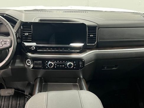 Used 2025 GMC Sierra 2500 SLT w/ SLT Premium Package AWD/4WD image 20