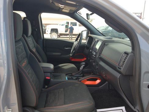Used 2023 Nissan Frontier PRO-4X w/ Pro Convenience Package AWD/4WD image 34