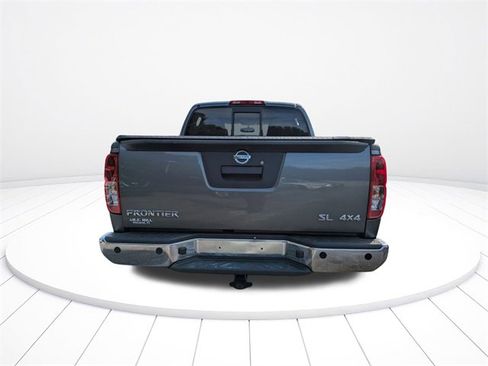 Used 2019 Nissan Frontier SL image 5